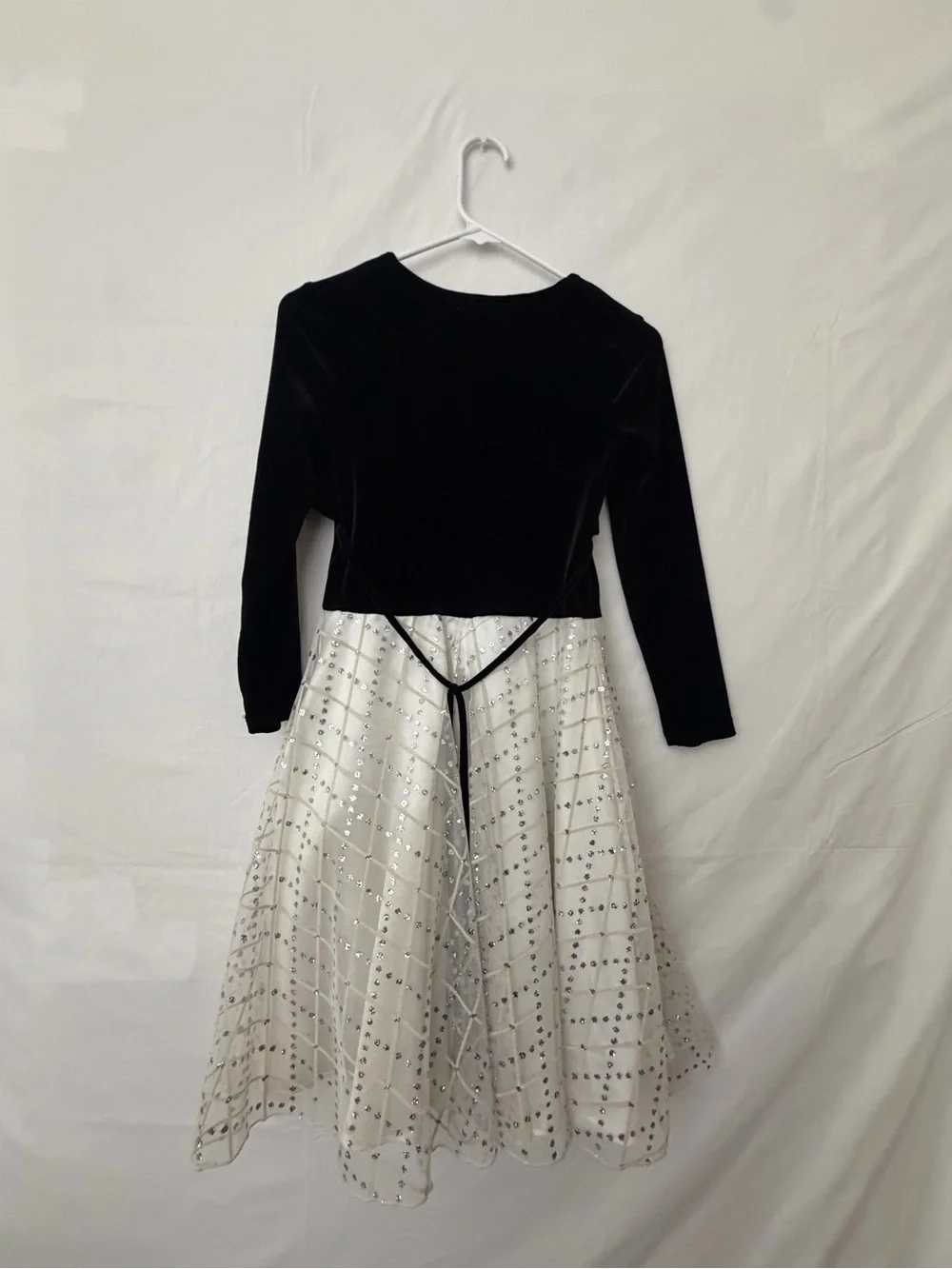 IZ Byer California Girls Size 8 Formal Black Velvet White Sequin Dress(A816)